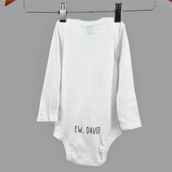 Gerber Organic Cotton NWOT Schitts Creek The Bébé Long Sleeve Onesies 12 Months - Picture 3 of 12